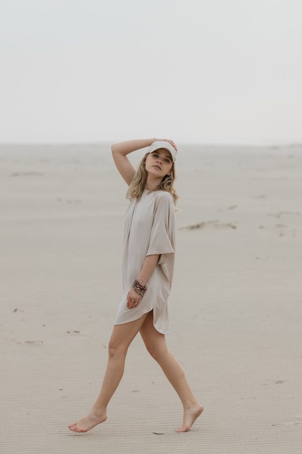 T-shirt dress beige - obrazek 5
