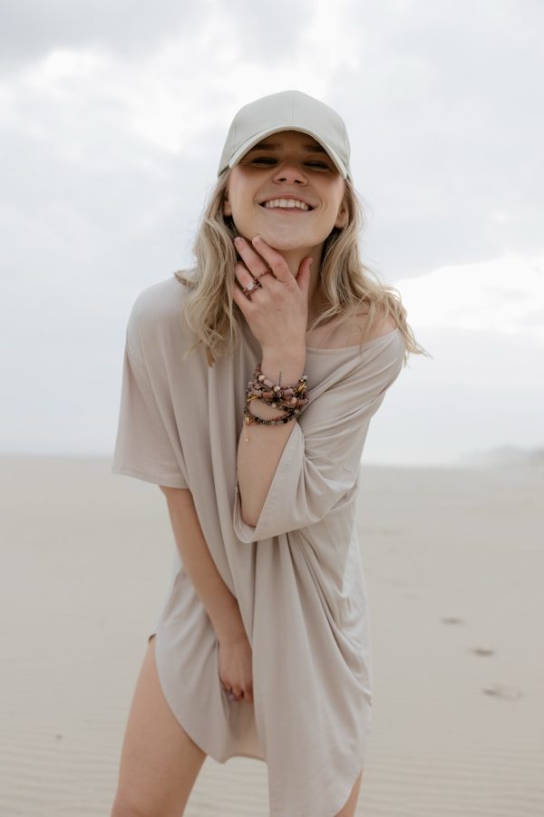 T-shirt dress beige - obrazek 4