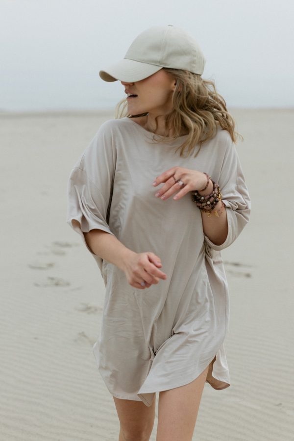 T-shirt dress beige - obrazek 2