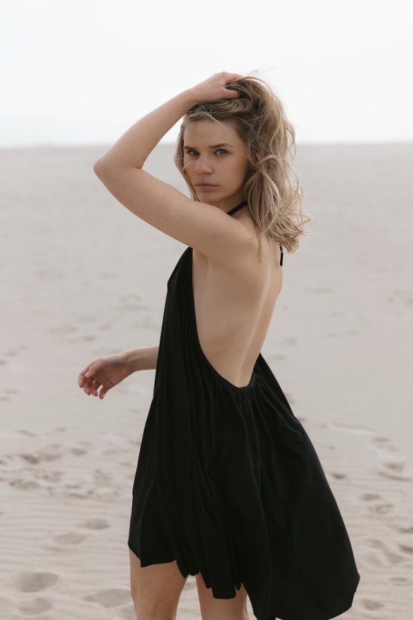Backless mini