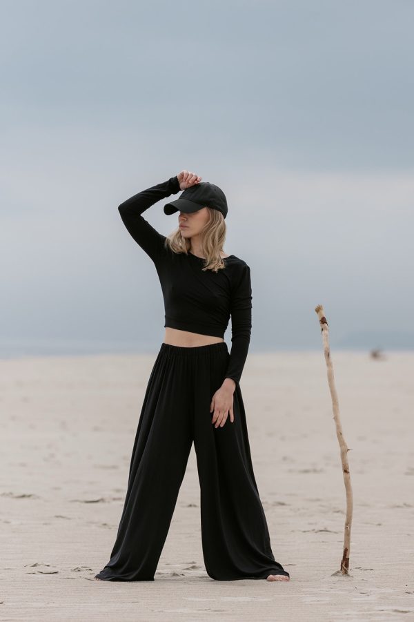 Crop black