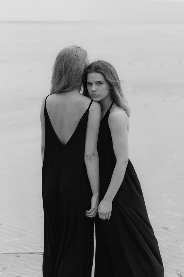 Less is more black - obrazek 4